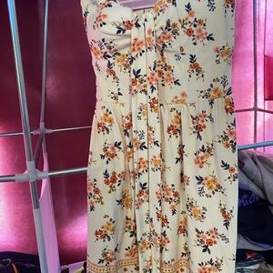 Strapless dress multicolor very cute for special occasions.